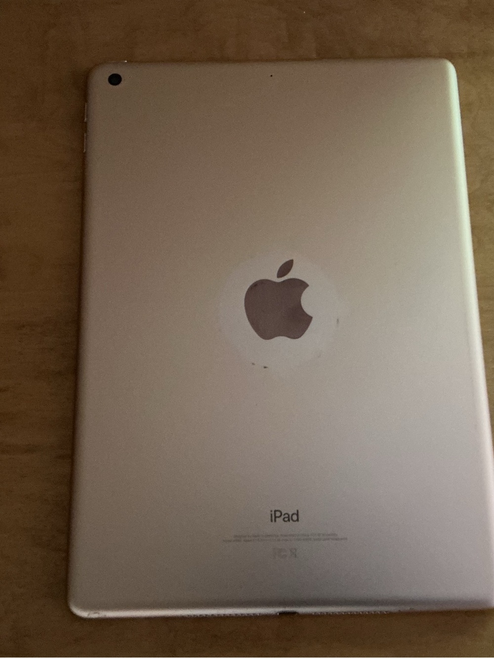 Apple iPad (32GB) Rose Gold, Wifi - Picture 3 of 3